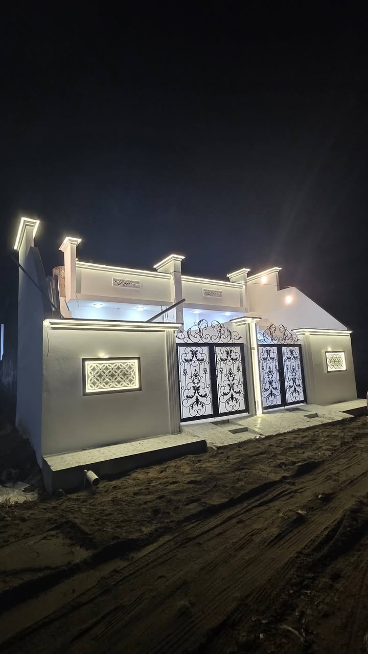 دار للبيع موقع كركوك حي الوسطي  الزراعي الدار مساحته 100 متر طابق واحد واجهيه 5 نزال 20 بناء صفر بعدما مسكون  سعر55 مليون وقابل للتفاوض خدمات ما كهرباء  وتبليط ٥٠ متر ومدرسه ابتدائيهه
 اي استفسار اتصال على ارقام التاليه
***********
