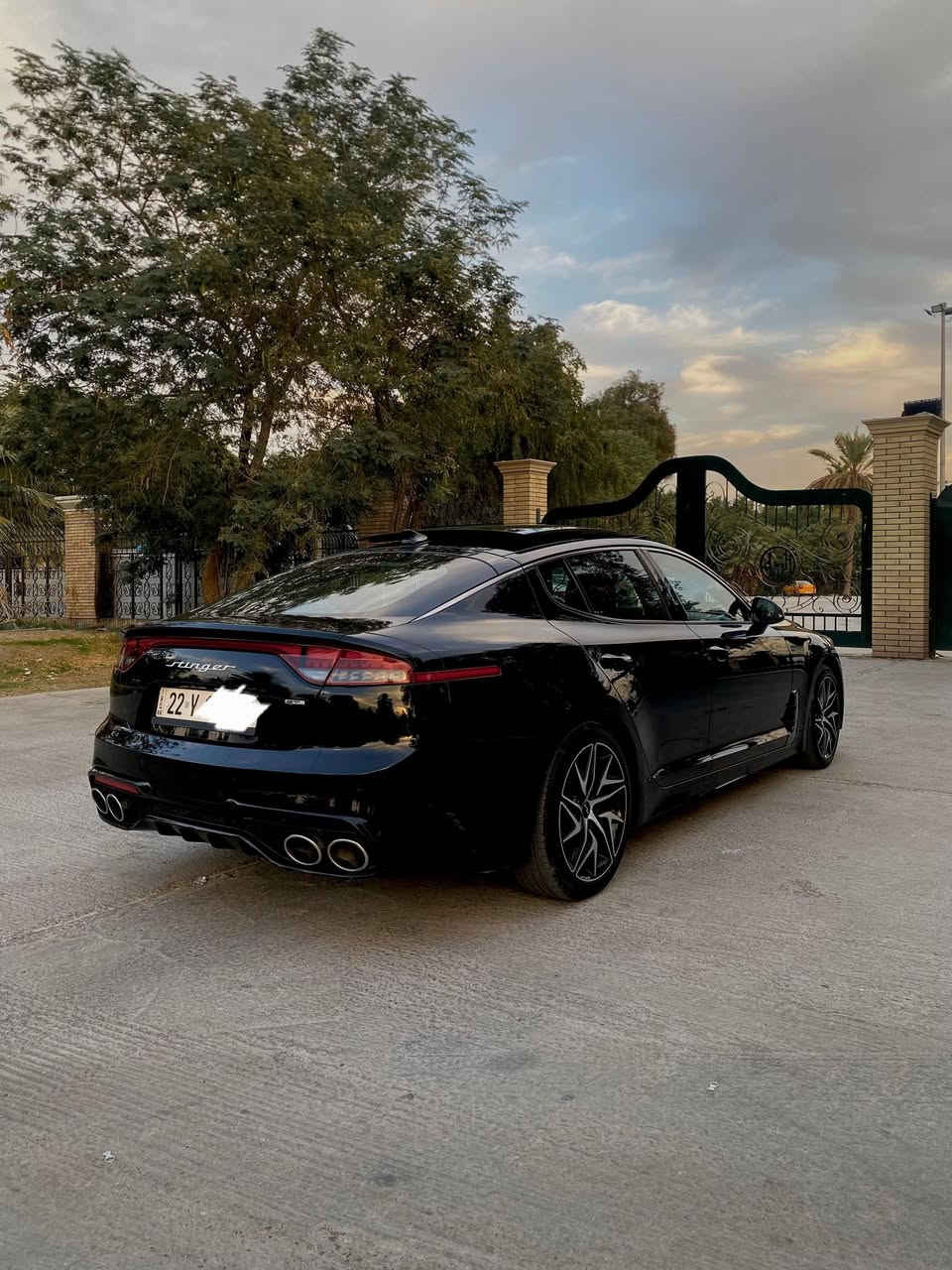 سلام عليكم 2023 Kia STINGER GT Line 
محرك 2500 توربو 
موصفات معروفة فول 
ماشية 49 
كلين KNAE35LDXP6132518 هذا رقم الشاصي 
طخيتها اني هنا طخة على بارد شبر كشر معجون 

السعر 210 
الرقم ***********
