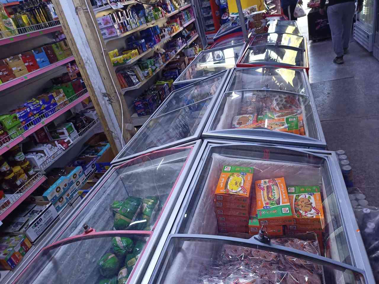 السلام عليكم ورحمة الله وبركاته 
أسواق للبيع يحتوي على برادات عدد 17 عامودي 7شركه 
10 للمحل وبرادات عدد 10طرحي 3شركه 7محل
سفينه وسطيه على طول المحل ورفوف جداريه ايظا على طول المحل ويحتوي على مخزن ومبرده العالميه كبيره جاهزه مع الدكت موقع المحل حي الجهاد الملحانيه فرب مسبح الرافدين. ومقابيل قاعه الكرار.تريد تاخذه شلع اتريد جرد أي استفسار على الرقم *********** يوجد وات ساب. اسف خاص غير متواجد
