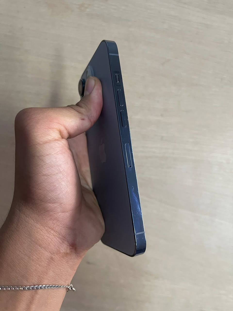 iPhone 13 pro 256G 88% 
Batterie change b original 
Support 5G 
Version USA SIM
mzal jded garantie wa9t libghity


**إذا كنت صاحب هذا الإعلان وتريد حذفه لأي سبب، رجاءا أرسل رسالة إلى الدعم الفني**