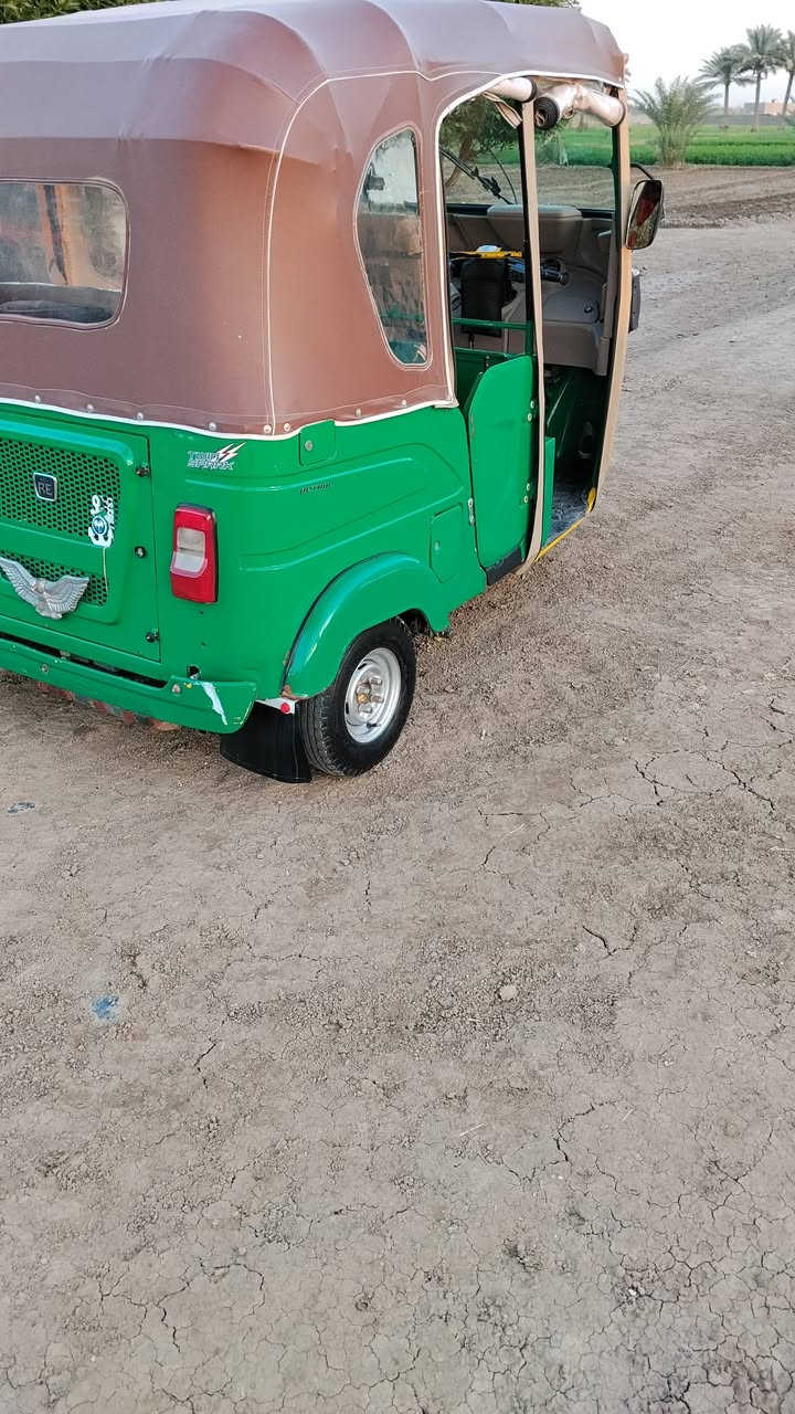 السلام عليكم تكتك لبيع موديل 2022 اوراق خالد وصادق تكتك جاهزه مكان حمزه الغربي الاستفسار رقم ***********
