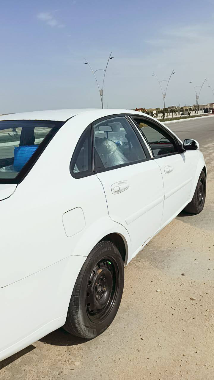 اوبترة 2011 نضيفه احله من الصور فقط بيهة باب السايق مصبوغ وطخه بل دوسه بسمي مكينه جديدة مشط جديظ كهربائيات جاهزة رقم بصرة السعر 65 ورقه وبيهة مجال بيع مستعجل        ***********
