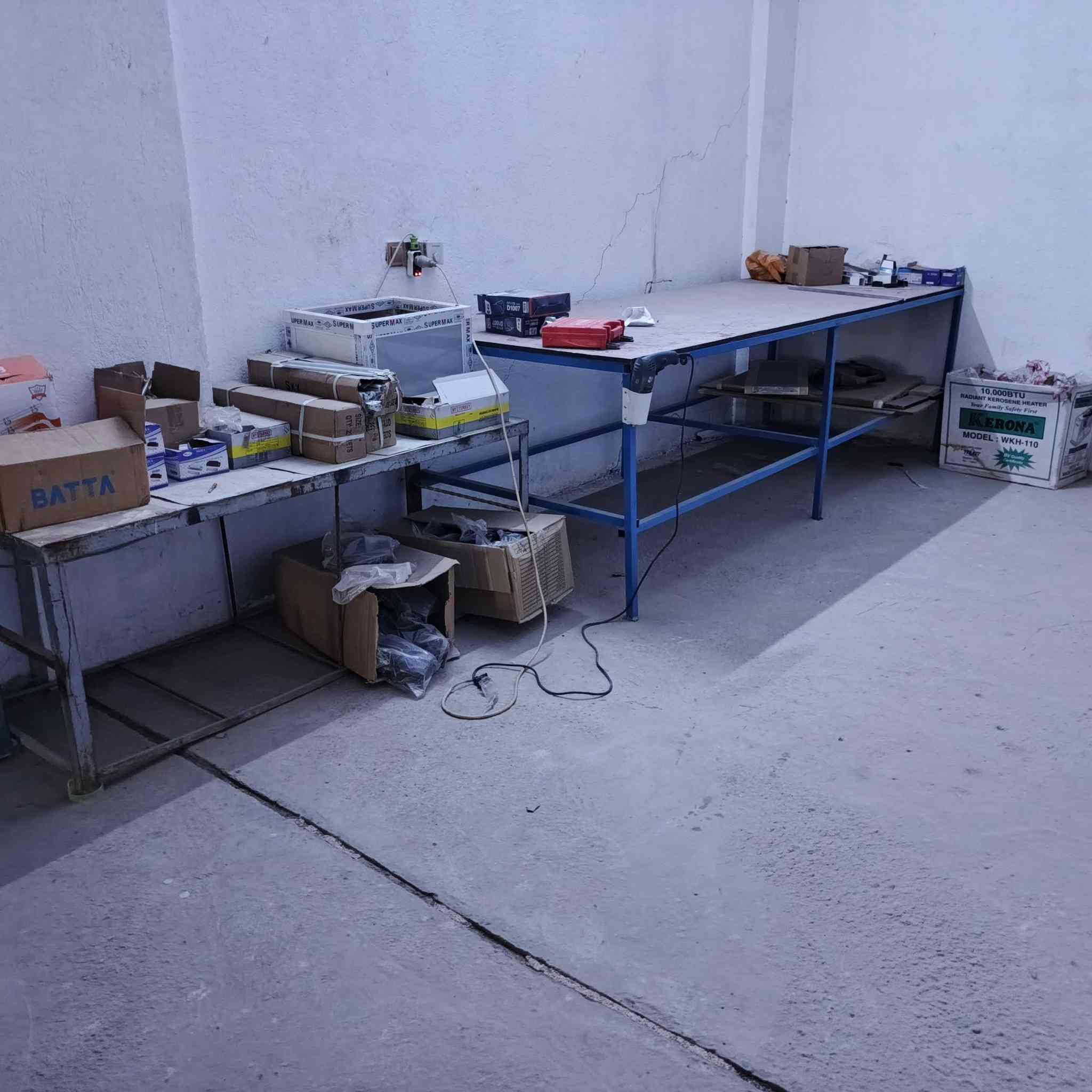 ابيع معمل شلع مو مفرد
معمل المنيوم جاهز من كلشي
هوه وميوزته وغراضه ب ثلث ملاين وربع
وبيه مجال شي قليل (عنوان بابل الحمز الغربي) 
***********
