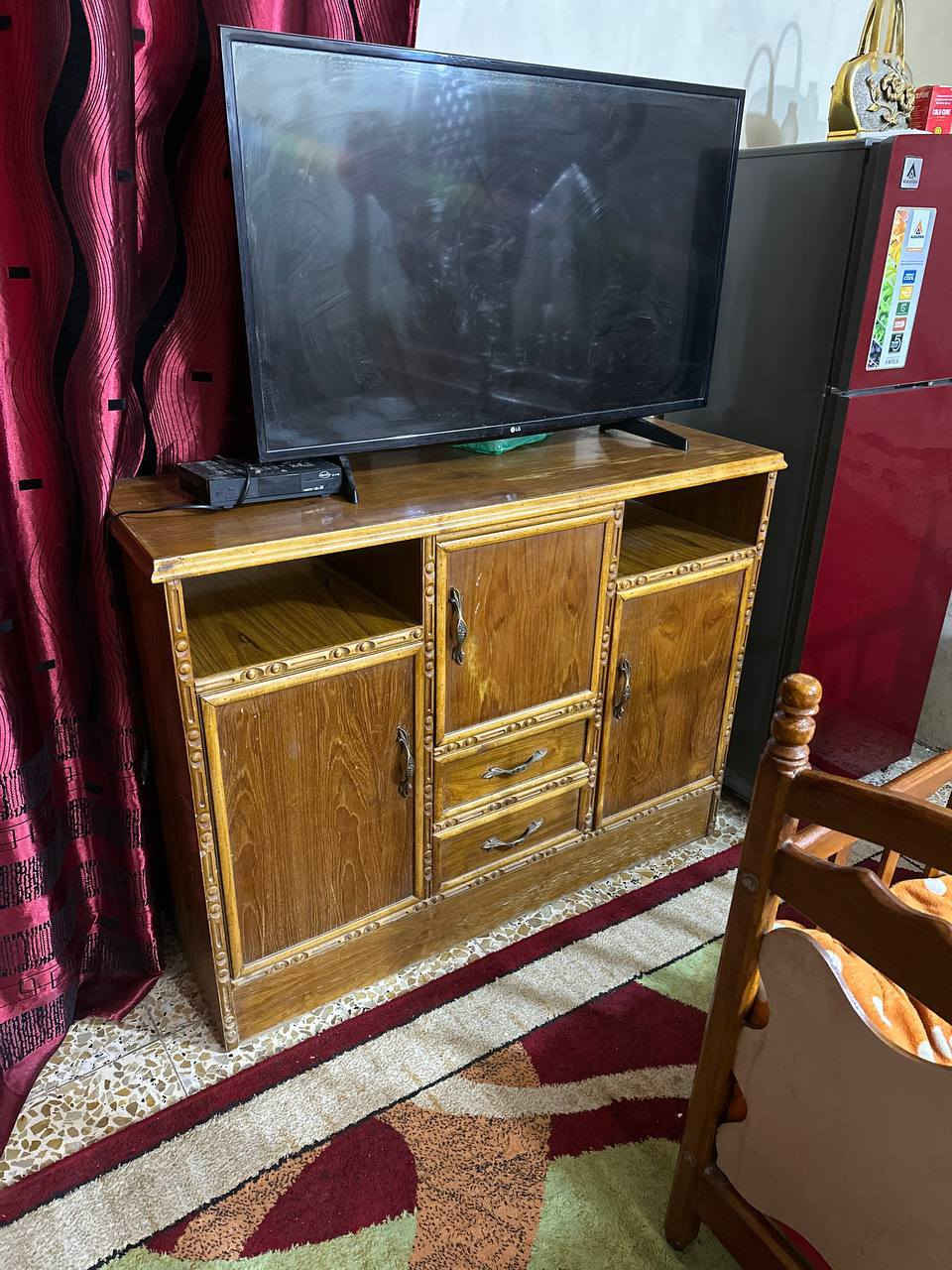 غرفة نوم عراقي صاج الاصلي للبيع غرفه نضيفه 6قطع ومرتبه تجون وشوفون بعينكم للاستفسار اتصلو برقم
***********
