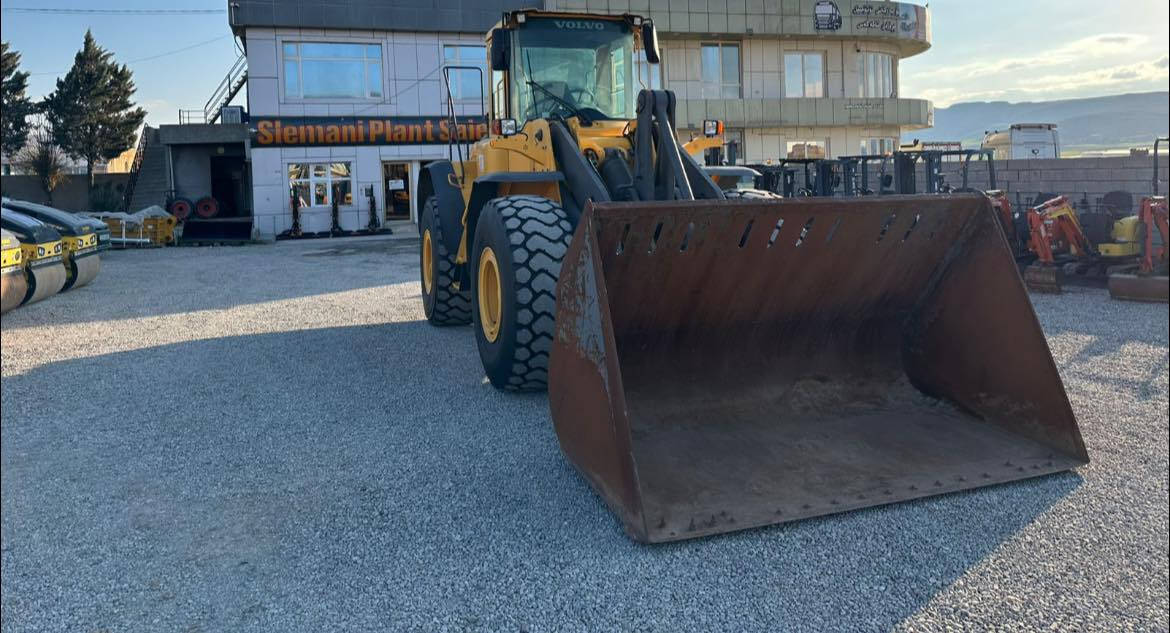 شفل فالفو للبیع دخول جدید
شۆفل فالفۆ تا زە داخل بووە  بۆ فرۆشتن 
حجم : L120E
مودیل :2005
سعات : 17000
رقم : فحص موقت بصرە
بۆ زانیاری زیاتر :  0773.152.1555
0787.504.2080
