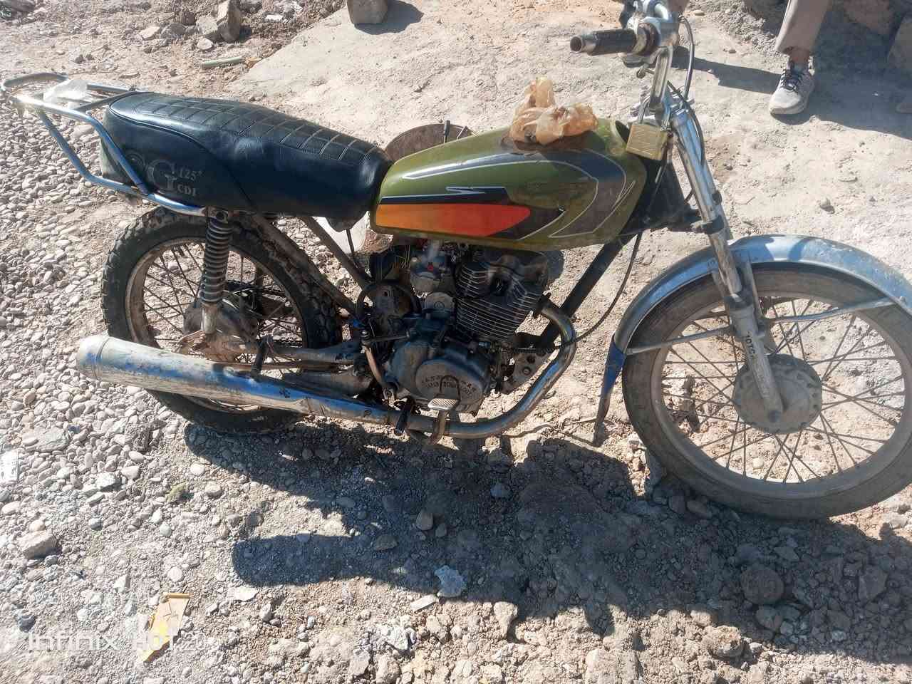 السلام عليكم ورحمه الله وبركاته
ماطور للبيع موديل 17
سعر 125
رقم موبايل ***********
