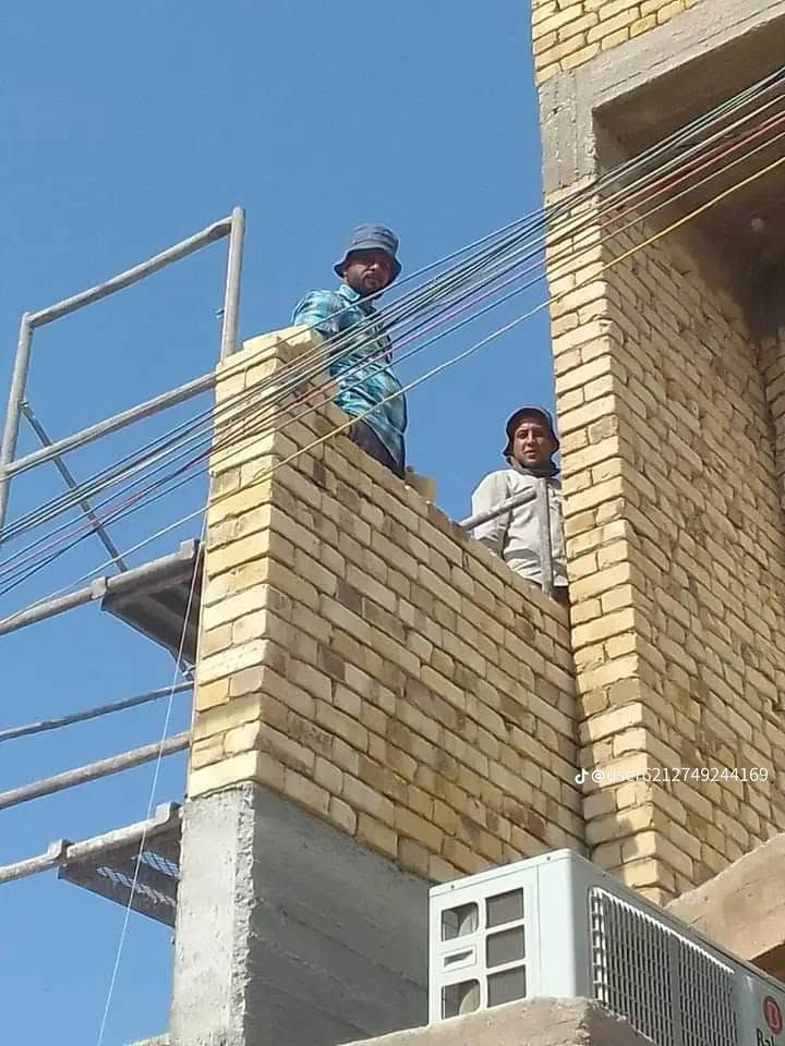 خلفه بناء متفرغ ***********
