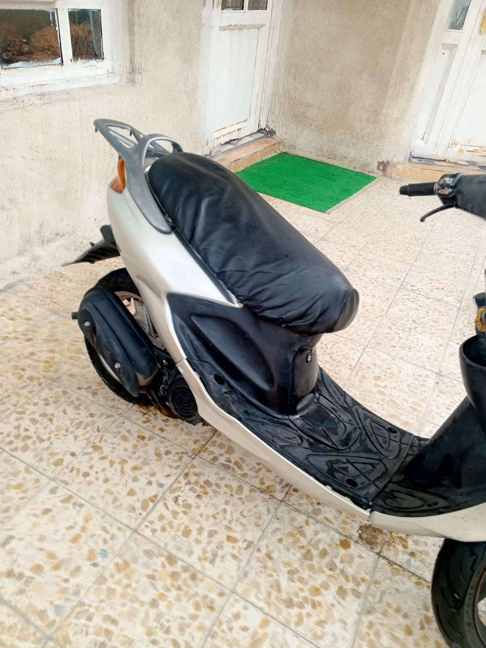 اكزز ياباني 100نضيفه جدآ شرط الشغل تايرات بلكارتون محرك جدآ ناعم سلف هورن ولايت كلشي شغال عنوان حي الحسين شارع القسم العام السعر350قفل قفل قفل البصرة, العراق


**إذا كنت صاحب هذا الإعلان وتريد حذفه لأي سبب، رجاءا أرسل رسالة إلى الدعم الفني**