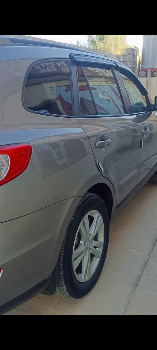 سياره سنتافي 2012 فول مواصفات
1_تحكم ستيرن
2_تدفئة كشنات
3_فتحت سقف
4_تبريد ثلج
5_محرك 2400
ما عدا البصمه السعر الاتصال على الرقم ***********
