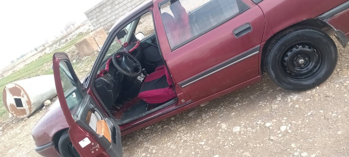 اسلام عليكم
ڤكتره للبيع
موديل 93
سياره بلادي 
لا ضرر لا سبق 
كير عادي
قفل مركزي 
دوئر بلادي لا خيسان ولا صبغ 
سياره جاهزه 
صاحبها موجود  
سياره بسمي ستفسار اخر 
***********
***********
