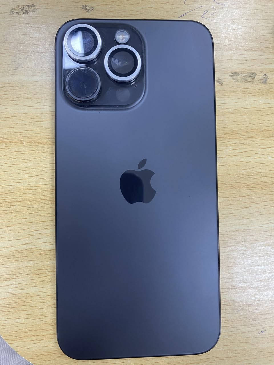 ايفون 15 برو ماكس ذاكرة 256 بطارية 90 كارتونة وكل ملحقات كاملة الجهاز نضيف بمعنى لكلمه مامفتوح ابد طك كارتونه السعر 1250 مليون وربع مكاني التاجي ***********
