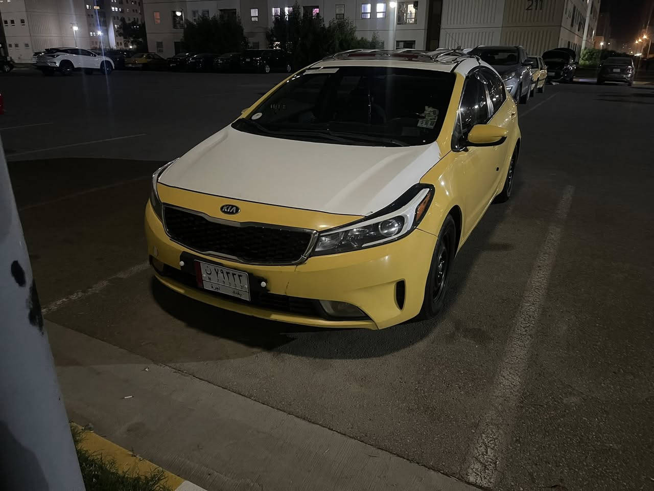 السلام عليكم فورتي 17 السياره احلى من الصور حادثه جاملغ خلفي ومبدل قبق ججنطه وبلعراق باب خلفي السياره تحكمات وحاكيه والسياره شاد تخم تاير صار شهر وباتري ومجاول وبلكات يعني جاهزه السعر 125 وبيها مجال مكان السياره بسمايه وهذه رقمي ***********
