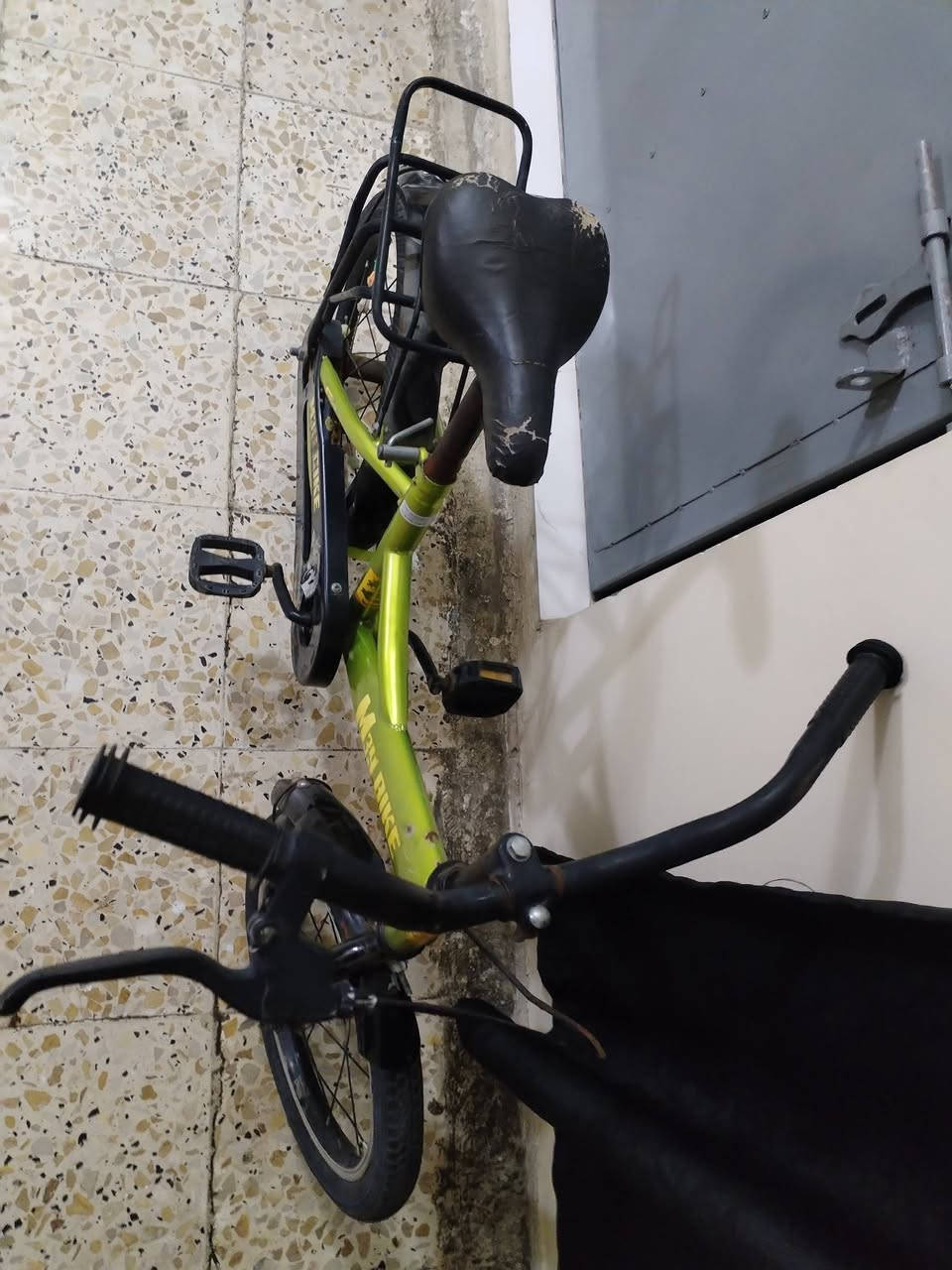 للبيع
حجم ١٦ مستعمل
السعر ٤٠ الف
بغداد الجديدة


**إذا كنت صاحب هذا الإعلان وتريد حذفه لأي سبب، رجاءا أرسل رسالة إلى الدعم الفني**