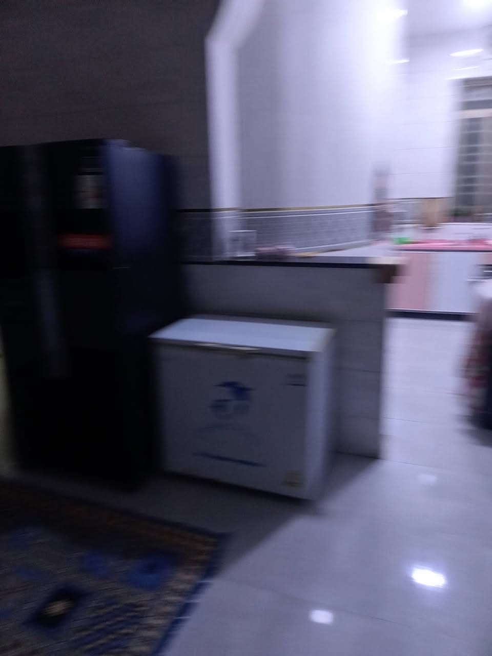 بيت للبيع منطقه حجي حسن الجمعيات الأربع سايدات طابق ونص الطابق يحتوي غرفتين وصاله واسبقال ومدخل ومطبغ حار المساحة 200 متر تلفون ***********
