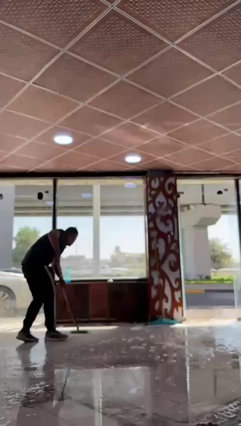 السلام عليكم
يتوفر محل كبير للايجار 
المساحه ٥٠ الواجه ١٢
يرهم قطع للإستفسار 
***********
