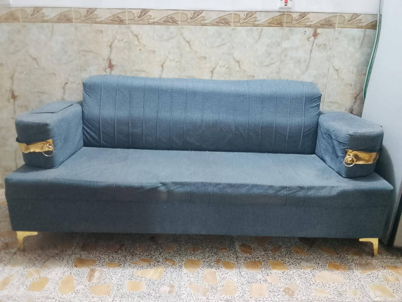 السلام عليكم ديوان مستعمل وبلازمه حجم 32 للبيع السعر جدآ مناسب


**إذا كنت صاحب هذا الإعلان وتريد حذفه لأي سبب، رجاءا أرسل رسالة إلى الدعم الفني**