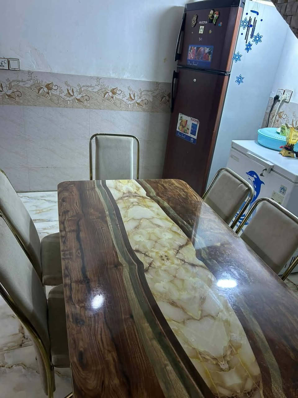 اغراض بيت نظيفه للبيع وبأسعار مناسبه الثلاجه سعرها 175 المجمده 175 الميز مع 6 كراسي 175 وكلهن بيهن مجال للشراي عنوان كربلاء


**إذا كنت صاحب هذا الإعلان وتريد حذفه لأي سبب، رجاءا أرسل رسالة إلى الدعم الفني**