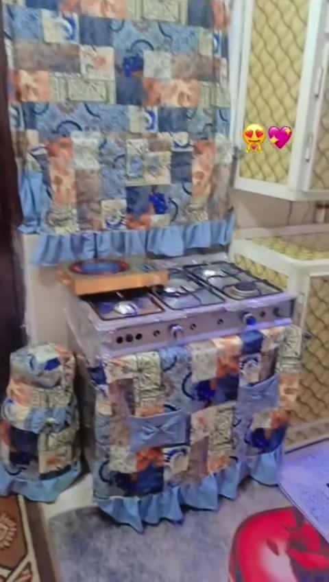 بيت للبيع 100 متر خلفيه خامس بيت عن الركن عن شارع 20 الرئيسي قرب المدارس الصينيه الابتدائيه والمتوسطه البيت يبعد عن المدارس 20 متر بناء كونكريت  مسلح غرفه وصاله وديوانيه ومنور وصحيات واستقبال البيت كامل ما بيه اي ينقص للسكن العنوان الكامل تضحيه نهايه الشارع العياده حي الكرامه السعر 65 رقم الهاتف ***********
