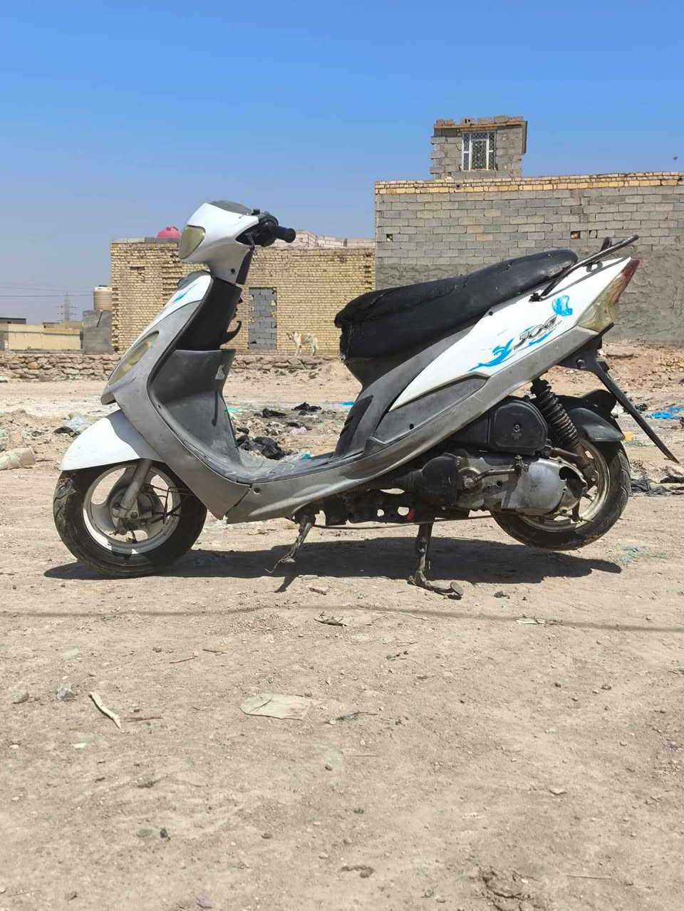 سلام عليكم ماكس منغولي للبيع مفتوح مجفت جديد الكهربائيات كله شغاله سلف وهندر لايت بك لايت هورن بريكات كله شغاله الباقي شوفة عينك الدراجة شلعه ومعدل السعر 550 الف وبيه مجال قليل تايرات جدد رقم *********** العنوان السماوة المعالي
