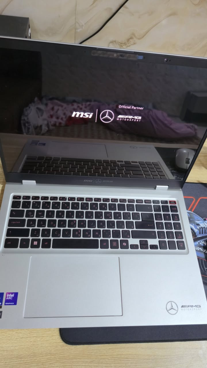 السلام عليكم
Msi prestige 16AI+ Mercedes-AMG motorsport

المواصفات : 
-CPU: Intel® Core™ Ultra 9 processor 288V
-Screen: 16:10 OLED UHD+ (3840 x 2400)
-GPU: Intel® Arc™ 140V up to 18GB
-RAM: 32GB LPDDR5x-8533
-Hard: 1 TB SSD
-SENSOR: 1x Fingerprint, 1x Proximity Sensor, 1x Ambient Light Sensor
-Battery: 4-Cell, 99.9 Battery (Whr) up to 20 hours 
-WEIGHT: 1.5 kg
-WEBCAM: IR 5MP type(30fps@1944p), 3D Noise Reduction+ (3DNR+)

مع ملحقات كامله وما بيها اي نقص 
-ماوس باد
-ماوس
-حقيبة

اللابتوب نظيفة كلش استخدام اقل الشهر والضمان مالتها بعده 
السعر (( ٢ مليون ))


**إذا كنت صاحب هذا الإعلان وتريد حذفه لأي سبب، رجاءا أرسل رسالة إلى الدعم الفني**