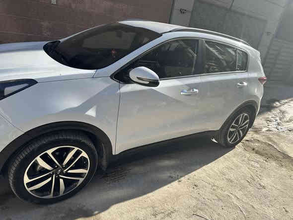 سبورتج خليجي  للبيع 
رقم بغداد 

موديل ٢٠٢٠  نص مواصفات

السيارة ماشية فقط ٥٧ كم 

السيارة مال جناي مكفولة عده رصعة بالباب الخلفي عكس السايق موضحة بالصور وشك بسيط بالدعامية ومصلح كامل 

مواصفات السيارة

حساس امامي 

حساس خلفي 

شاشة اندرويد

الداخل حمصي جلد ومخمل 

اريل نفكيتر

المري شفط 

اشاير بلمري 

٣ انضمة قيادة 

تبريد قطعتين امامي وخلفي  

فول تحكمات ستيرن

بلوتوث

كروس سرعه

يدات نيكل 

 ممفتوحات السويج الثاني الكتلوكات 

*تخم تايرات جديد

والتحويل ثاني يوم مرور الطوبجي 

السيارة سعره ٢٠٨ بيها مجال بسيط
عوناني بغداد علي الصالح 
***********
 
‭‭٠٧٧١ ٠٠٢ ٤٦٥٩‬
ميعجبك السعر اعبر المنشور رجاءً
