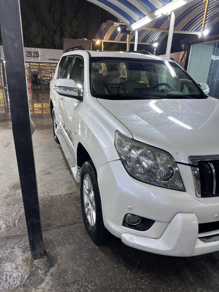 سلام عليكم
تويوتا برادو كويتية 2010 VX فول الفول  
 محرك 4000 - 6 سلندر للبيع  
السياره بدون صبغ جديدة كليا وبدون نقص 
تخم تاير جديد 
رقم بغداد جديد تحويل ثاني يوم 
مواصفاتها : 
سلايت قمارة
دبل تانكي
دفع رباعي *4
ثلاجة  
تحكمات استيرن
حساس خلفي امامي
كاميرا خلفية
رادارات
8 وسادة هوائية 
لايت زينون  
مثبت سرعة
كشنات كهرباء عدد ثنين 
اشارات بالمرآة
كشنات جلد
تدفئة  كشنات امامية    
شاشه اصلية    
مانع انزلاق
سبير تعليگ 
هوك خلفي  
بصمات اثنين   
طفايه + عدة كاملة  
مري جانبي كهربائي (شفط)
عدة طوارئ
7راكب 
٣قطع تبريد  
بلوتوث
مشغل CD
منفذ AUX & USB 
اضائة داخلية ليد شمسي بل بيبان 
السعر 26,300 $ 
يعني 263 ورقة
موقع السيارة بغداد   
الاستفسار اكثر الاتصال 

 ***********
