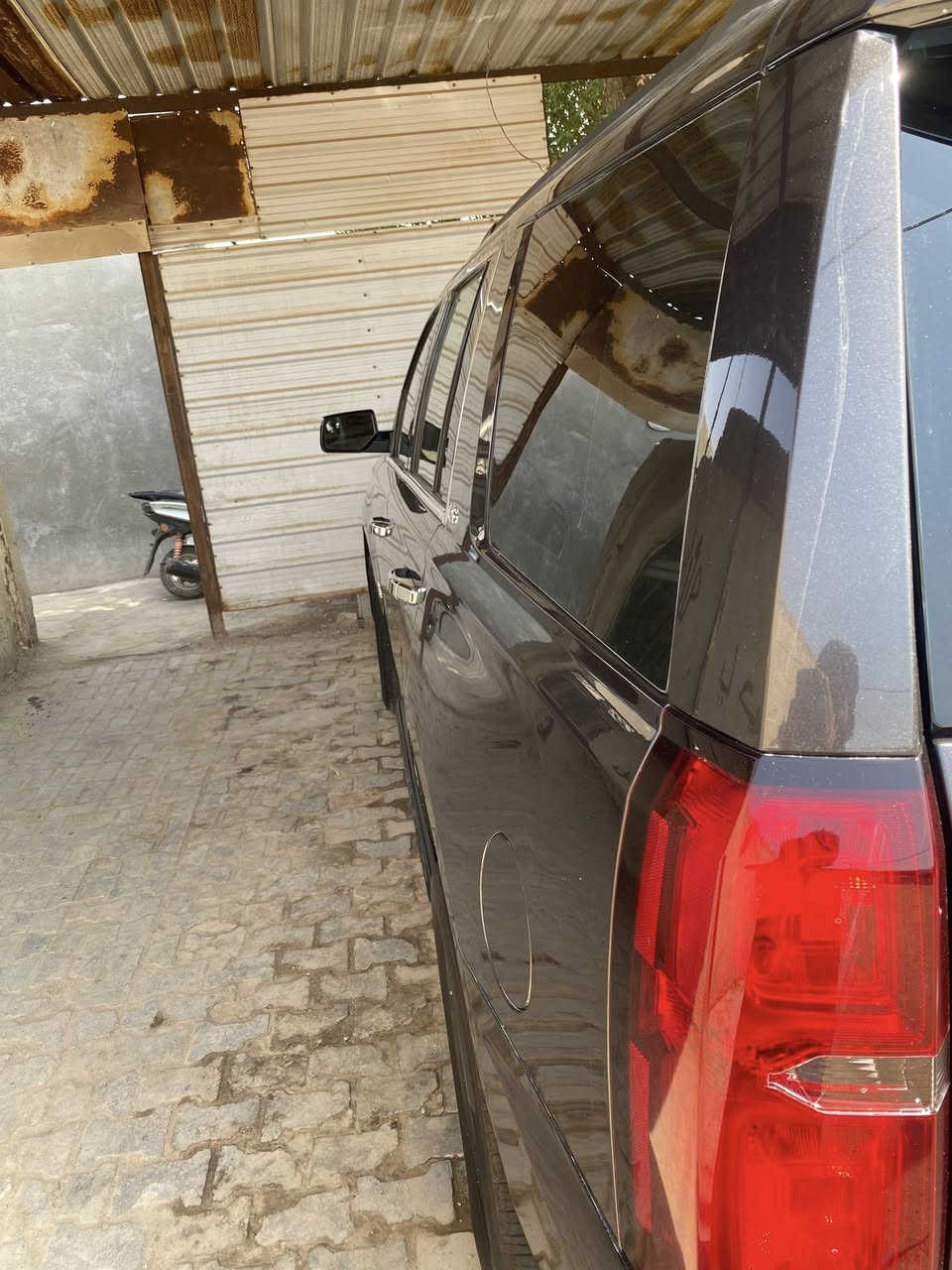 سلام عليكم اخون تاهو وارد أمريكي 2016 LSسعر سياره 270وبيه مجال بصيط محتاج
الحدث مرفق بالصوره  بنيد مصبوغ مدكر عله باردسياره ماشيه 200مبدل ترباين مال شركه رقم سليمانيه  مكان سياره بصره أبي خصيب والاستفسار اتصال *********** سيارة مال بيت والله وجاهزه من كلشي
