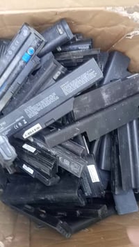 بطاريات لابتوب • 100 قطعة