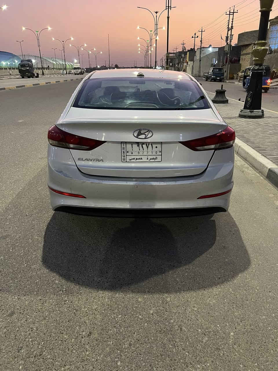 النترا 2017 وارد امريكي بيها جاملغ وبنيد وبيها ضربه خفيفه وبلعراق بيها باب مبدل والسياره جاهزه من كلشي مكينه2000 دوش رقم السياره بصره حره مكان السياره بصره السعر 109 
***********
