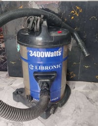 لبيع جهاز A10s ستخدام نضيف مع ملحقاته  ومكنسه كهربآيه شـغآله مـشـروطـه...