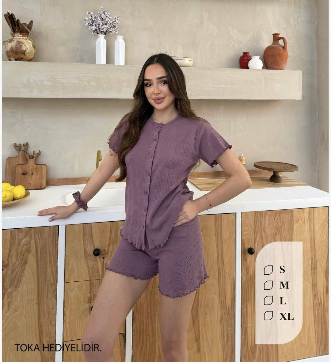 طقم شورط 
نوع القماش قطن بانيه
سيري اربع قطع S M L XL
الشحن من اسطنبول
البيع جملة فقط

 shorts set 
Fabric type Penye
Siri four pieces S M L XL
Shipping from Istanbul
Wholesale only
📞00905357217071

#Wholesale #اسعارجملة #ملابس #fashion #pijama #جملة #بيجامات


**إذا كنت صاحب هذا الإعلان وتريد حذفه لأي سبب، رجاءا أرسل رسالة إلى الدعم الفني**