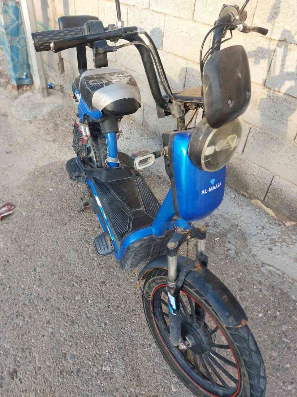 دراجه شحن للبيع نضافه مثل ما تشوفون و بطاريات جدد لدراجه نضيفه لسعر 250 الانتصال ***********
