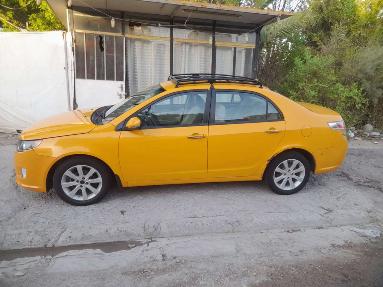 جيلي موبل موديل 2016مكفوله،رقم الهاتف *********** ، السعر 55 ورقه وبيها مجال ،
