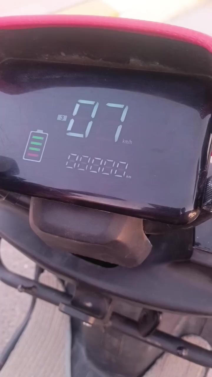 سلام عليكم موطور شحن البيع موديل 2025بطاريات يقرن كلهن 10سعر 550 وبي مجال ***********بي واتساب
