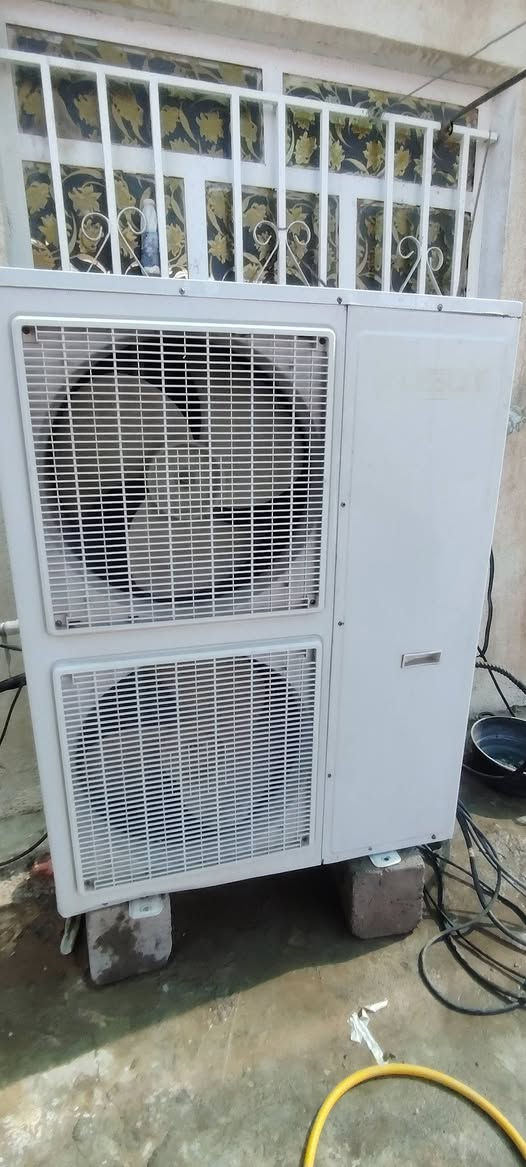توسوت 4طن اخو الجديد شرط التبريد ولضمان سعر 1350 استفسار ***********
