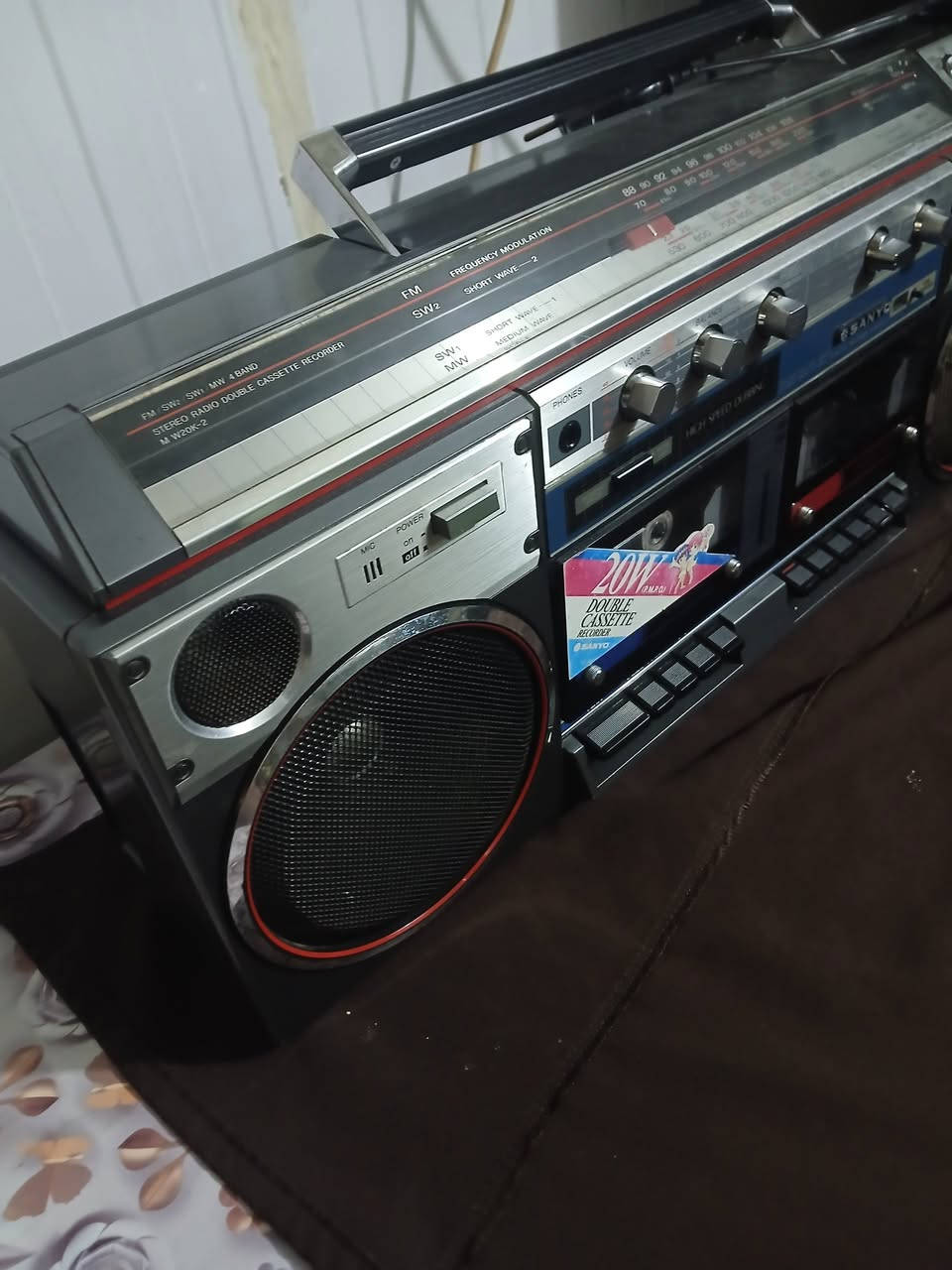مسجل سانيو دبل كاسيت اربعه موجات الراديو بي اف ام شغال نظيف جدا السعر ١٢٥  الف النعوان بغداد  حي الجهاد رقم الهاتف ***********
