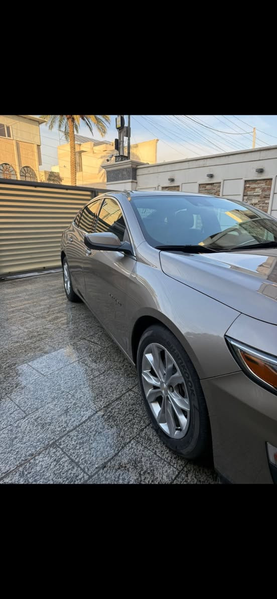 السلام عليكم
ماليبو 2024 LT 
بجم كبس مبدل فقط باب بصف سائق 

بنوراما 
كشنات تدفئة 
هاندبريك دكمه 
حساس امامي خلفي 
رادار 
كاميرا خلفيه 
كشنات كهرباء 
بصمة 
تبريد قطعتين 
شاشة ابل كاربلاي واير ليس 
تبريد ثلج
نعومة 
محرك 1500 توربو 
ماشية 43 الف كيلو فقط وليس ميل
دهن كله أدير ايسي ديلكو 
وبنزين كله محسن 
سيارة خير من الله واقتصادية ورفاهية وشلعه 

مكاني بغداد السيدية 
رقم أربيل يعني أنسى الغرامات تحويل ثاني يوم 
السعر اتصل
***********
