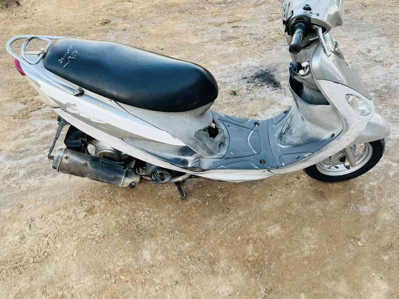للبيع ماكس منغولي المكينه كلش ناعمه حلوه دراجه ب 600 وبيها مجال قليل ( ***********
