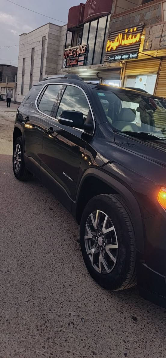 GMC اكاديا 2023 للبيع وارد امريكي SLE مكينة 4 سلندر (2000) توربو مكينة وكير كفالة تبريد تدفئة بالكشنات لايت زنون لد امامي خلفي تشغيل عن بعد بصمة ابواب + صندوق فتح صندوق على حاسة الرجل رادارات امامي خلفي كامرة خلفية اشارة بالمري حساسات امامي Auto stop اطفاء ذاتي ثلاثة انظمة قيادة تشمل مجموعة واسعة من تقنيات مساعدة السائق والسلامة، مثل نظام التحكم الانتقائي بالدفع (مع أنماط متعددة للطرق)، مثبت السرعة التكيفي، أنظمة الكبح التلقائي في حالات الطوارئ، المساعدة في البقاء في المسار، ودعم التوجيه للمناطق العمياء، بالإضافة إلى خيارات الدفع الأمامي كير حركة أوتوماتيكي 9 سرعات ويل كروم تخم تاير السيارة جاهزة على اخر حبة للاستفسار ***********
