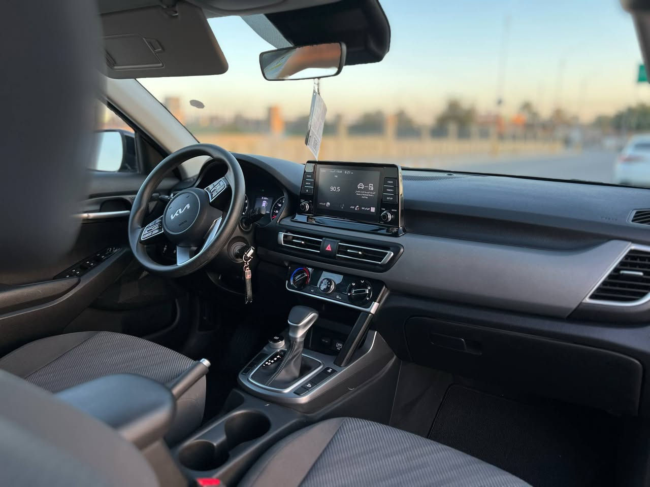 سلتوز 2023 LX
محرك 2000 
ماشية 35 كيلو 
ضرر بس الدعامية الامامية 
سيارة بدون صبغ 
نضام دفع رباعي 
تحكم ستيرن 
ثلاث انضمه قيادة 
رقم بغداد
مكان السيارة سامراء 
***********
