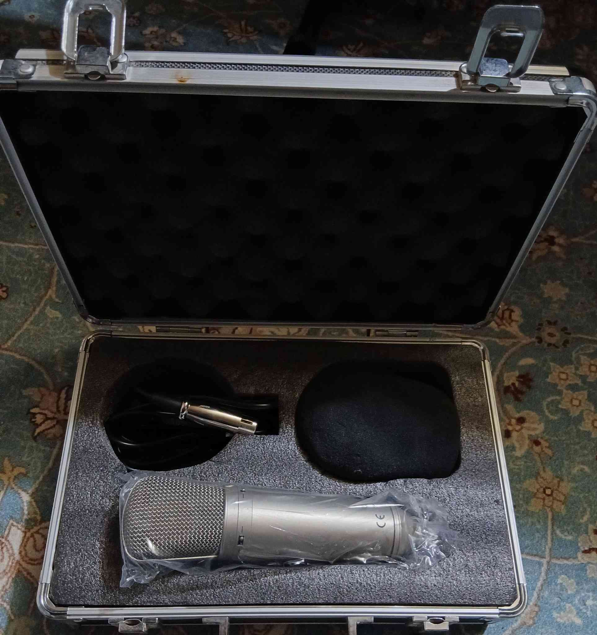 اخوان هاي اجهزة استوديو للبيع نضافه 95% 
الي رايدهن سعرهن 780 وببهن مجال قليل جدآ
مكاني بغداد الشعله رقم هاتفي ***********
او يجي خاص
