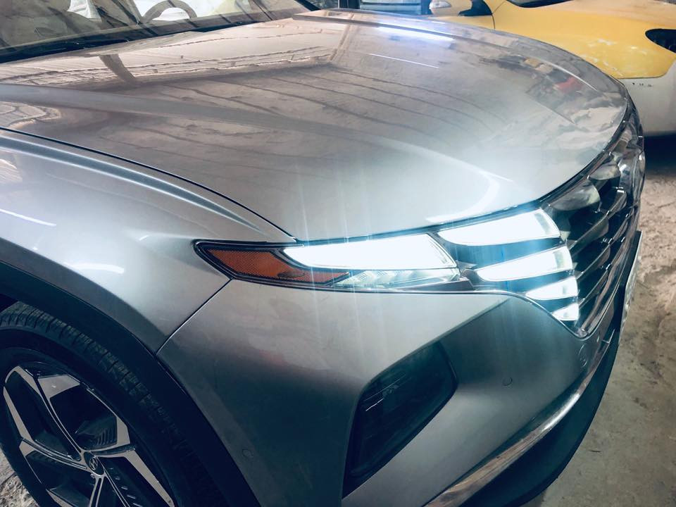 🚙هونداي توسان 2022 للبيع فقط 

السعر 145 ورقة  

🔶هايبرد (بنزين + كهرباء) يعني طيارة 
🔶محرك بنزين توربو 1600 اقتصادي 
🔶سيارة ماشية 6000 ميل فقط 
🔶سيارة مواصفاتها فول 
🔶وارد امريكي صور حادث امريكا موجوده بالمنشور
🔶مصبوغه كلها ما عدا باب السايق والباب الوراه .. 
🔶 السيارة مكفولة من الكص و تصليح الشاصي
١-  شاشة لمس كبيرة 
٢-  سقف بانوراما طول القماره متحرك 
٣-  تخم تاير اصلي بدون تبديل 
٤-  كاميرات 360 
٥-  رادار امامي وحساسات اماميه
٦-  رادارات خلفيه وحساسات خلفيه
٧-  رادار نقطه عمياء 
٨-  قيادة آليه وخروج عن المسار 
٩ -  اشاير بالمري الجانبيه 
١٠-  السيارة فور ويل 
١١-  بصمة تشغيل 
١٢-  تشغيل عن بعد 
١٣-   تحريك السيارة بالبصمة 
١٤-  شفتات ستيرن 
١٥-  كشنات كهرباء وخزن ميموري 
١٦-  تبريد وتدفئة بالكشنات 
١٧-  تبريد امامي وخلفي 
١٨-  شاحن وايرلس 
١٩-  لايت زنون عادي ناصي 
٢٠-  تشغيل الكاميرا من الزر 
٢١-  صندوق كهرباء 
٢٢-  لدات نهاريه 
٢٣-  اناره داخليه ليليه بنفسجي
٢٤-  ويل كب 19 اصلي 
٢٥-  دشبول ايباد 
٢٦-  كير دكم 

السيارة مرقمه بغداد بأسمي 
مكاني بغداد / الامين 
📞الاتصال ***********📞
