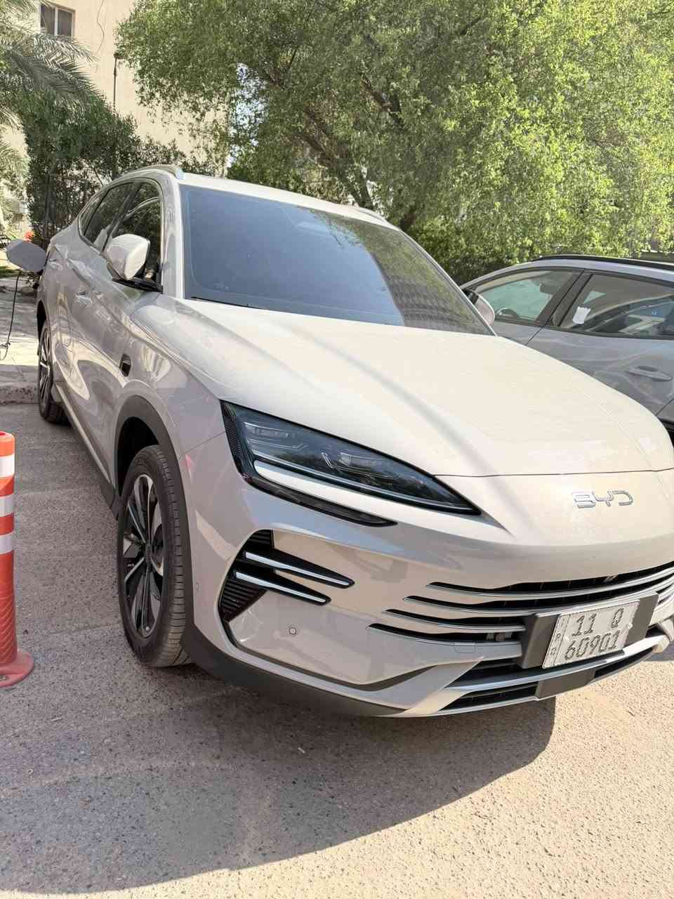 سلام عليكم اخوان .
بي واي دي سونك بلاص موديل 2025 BYD سونك بلاس فول 1/1
byd song Plus 2025

السعر  : 33,250,000 مليون دينار وبيها مجال بسيط .
تواصل : ***********
مكان السيارة : بغداد الكرادة

سياره ماشيه 10 الف كيلو متر .. 
رقم بغداد بأسمي تحويل مباشر 

مكفولة كفالة عامة من كلشي 

السياره كاملة شاشتة منزله برامج و معربه و غراضه كاملة
من ارضيات من فومن منفاخ اطارات و شاحنه الاصلي ..

لون سياره سمنتي داخل السياره ابيض + قهوائي ..
مواصفات : سقف بنوراما جنطه كهرباء كشن كهرباء - 
اوتو بارك 13 كامرة كامرات 360 حساسات 360 امامي خلفي
رادارات 360 قيادة شبه ذاتية كروس مثبت سرعة بريك طوارئ ،
داش كام DVR دخول ذكي و تشغيل ذكي و تشغل عن بعد 
+ فتح الصندوق عن طريق البصمة ، بطارية 120 كيلو الجبيرة الي تدعم الشحن السريع للسيارة وبعد اهواي مواصفات
