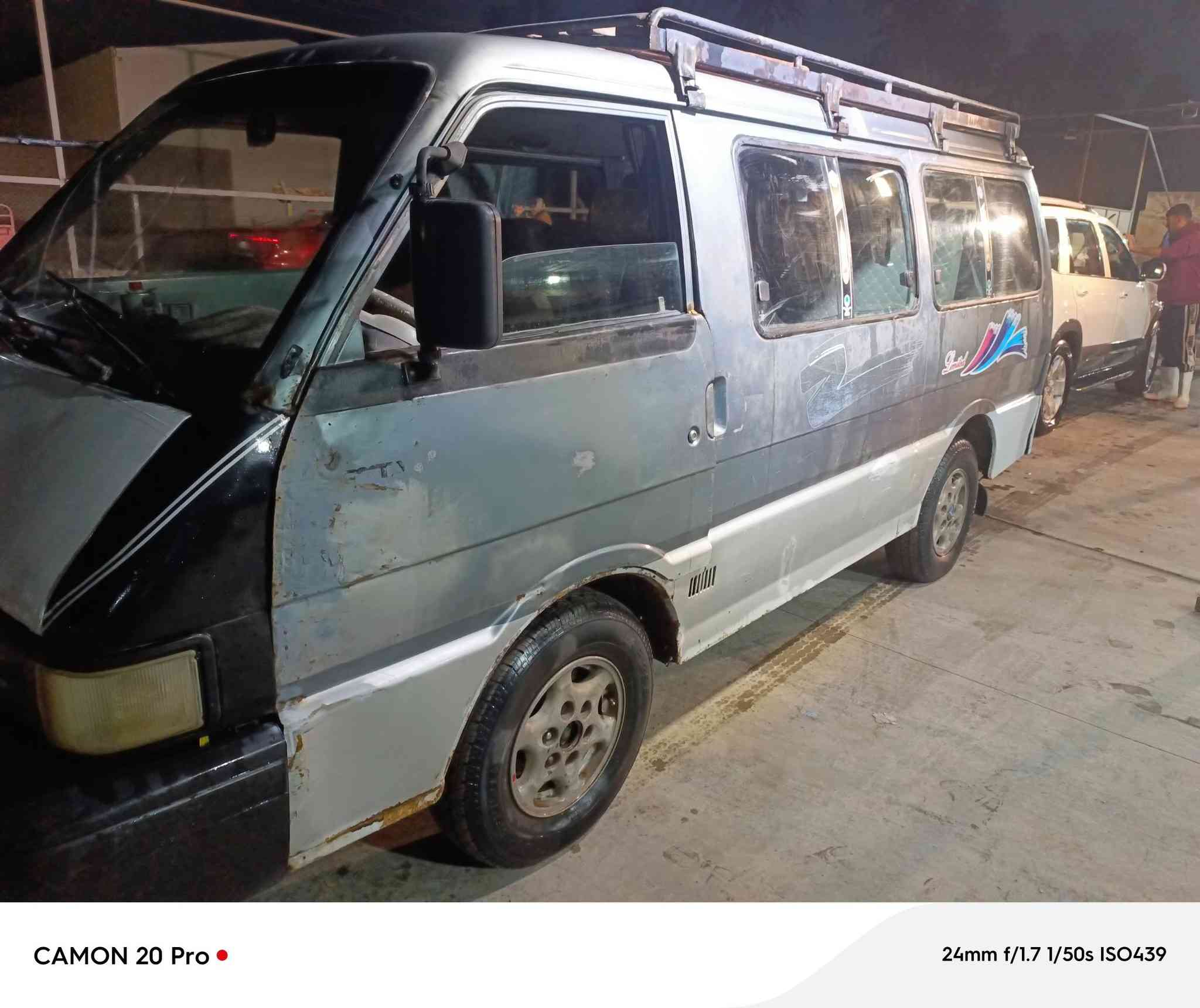 ٩٣ حمل مكينه مكفولة من تنقيص وتبخير كير وشاصي وصدر جديدات كهربائيات كاملة تشتغل نص نكرة كشر بلادي مامصبوغ دوشمة كاملة جديدة مابيهة اي نقص مال شغل  السيارة بسمي تحويل ثاني يوم مكانهة طارمية رايدهة ٣٧  ***********
