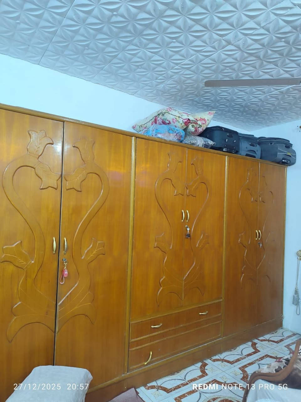 غرف نوم مستعمله للبيع السعر ٨٥٠ للاتصال علئ الرقم ***********
