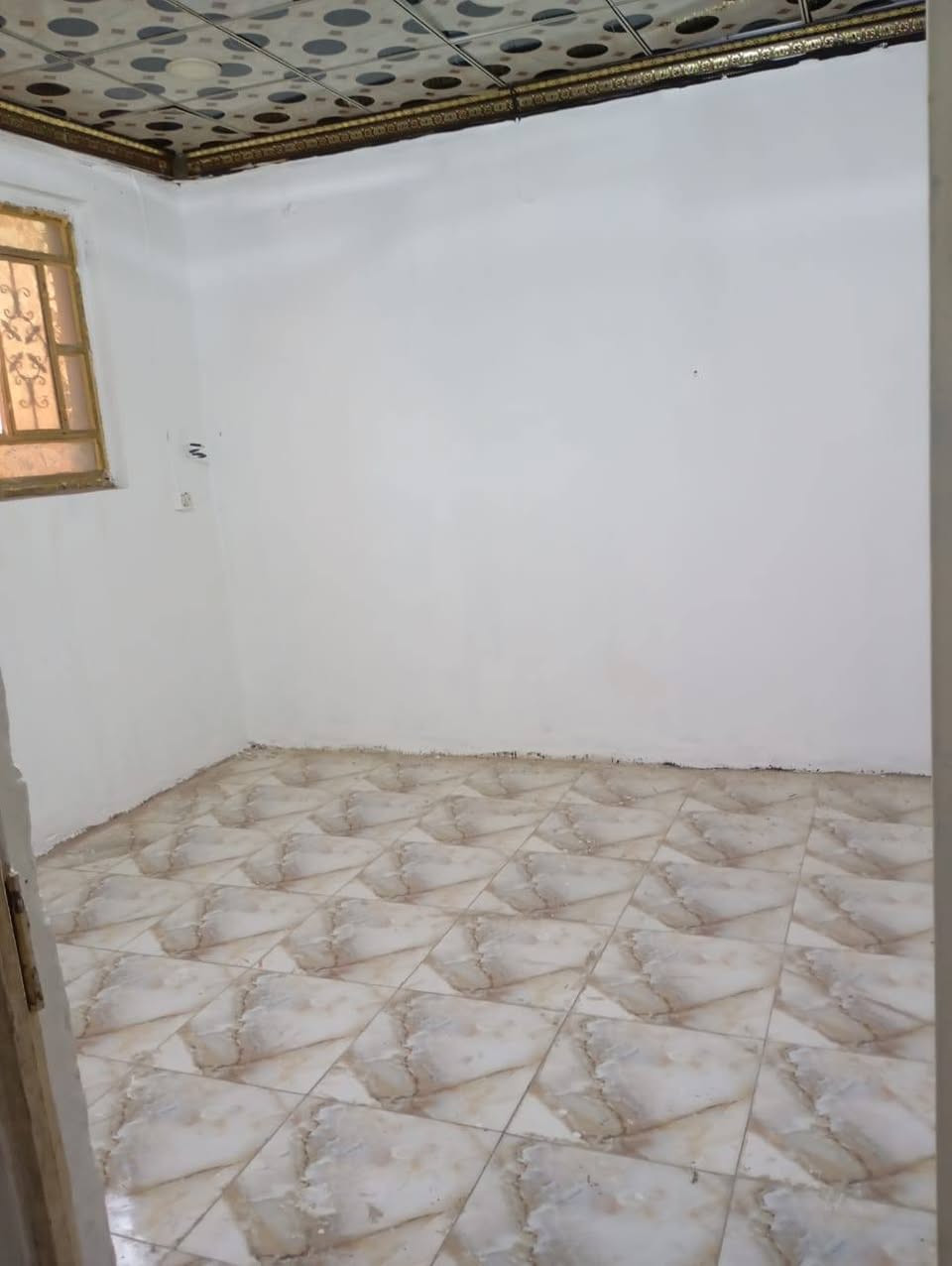 بيت زراعي للبيع مساحه 100بلمهيديه طابقين 4غرف مقابل عمارات الشموخ بشارع جامع سعيد بن جبير ٣فرع عل يسار السعر وباقي التفاصيل خاص او واتساب ملاحضه لبيت فارغ جاهزكافت الخدمات ***********
