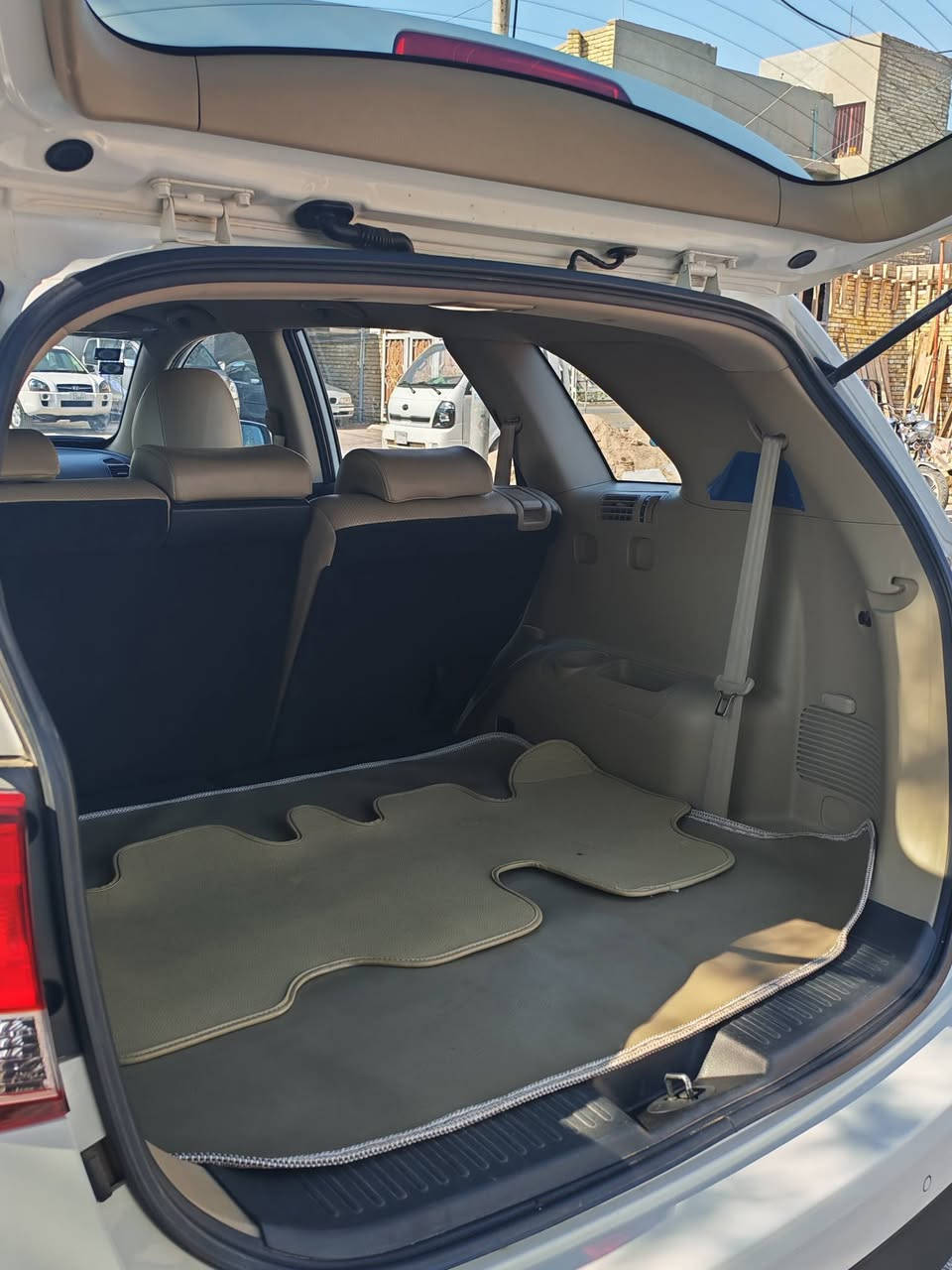 كيا سورنتو ٢٠١٥
خليجيه فول ماعده الفتحه والبصمه مكفوله كفاله عامه رقم واسط بأسمي تحويل مباشر مكاني كوت مركز مدينه السعر خاص 
رقم الهاتف ***********
