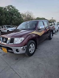 نافارا • ٢٠٠٩ • دواخل نظيفة