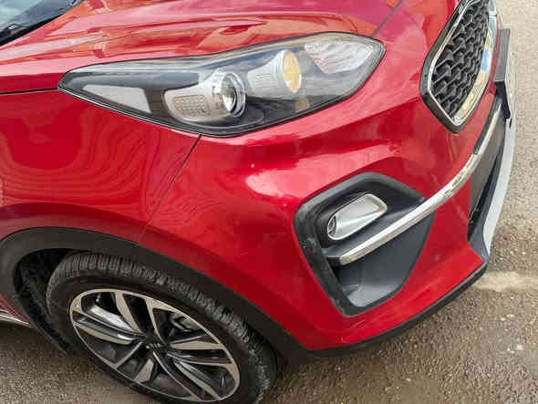 السلام عليكم 
للبيع كيا سبورتج 2021 خليجي نظيفة السيارة مال بيت ماشيه 42 الف كيلو محرك 2.0 
مواصفات : 
بصمه 
كشنات كهرباء 
شاشة كبيره 
كامرة خلفية 
حساس امامي + خلفي 
كشنات جلد 
تحكم ستيرن 
مثبت سرعه 
مري شفط كهربائيه مع البصمه 
داريف مود 3 وضعيات 
قطعتين تبريد 
سياره نظيفه بدون صبغ بيها فقط بارد بل جاملغ الايمن اقل من شبر 
السعر 20،000$ للاستفسار ***********
مكاني بغداد الوزيريه
