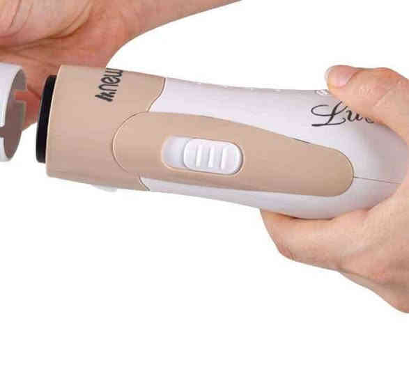 مصفف شعر 3*1
يأتي مع ثلاثة رؤوس مختلفة للتصفيف
- 1- مركز للهواء
- 2- فرشاة مدورة
- 3- فرشاة عادية
- 3 سرعات مختلفة مع 3 حرارات مختلفة
- زر التشغيل  الأطفاء
- القدرة الكهربائية 800 واط
- رقم الموديل HST-691
- المنشأ: صنع في الصين.

السعر 20000والتوصيل مجاني 
للحجز واتساب 
*********** النجف
